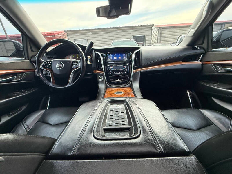 2015 Cadillac Escalade Luxury