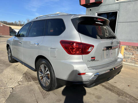 2017 Nissan Pathfinder S