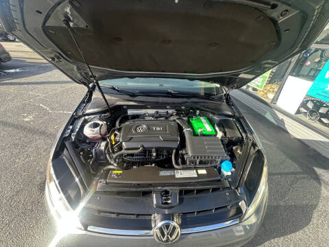 2015 Volkswagen Golf TSI Launch Edition