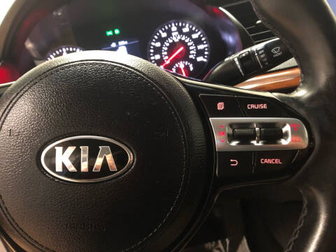 2017 Kia Cadenza Premium