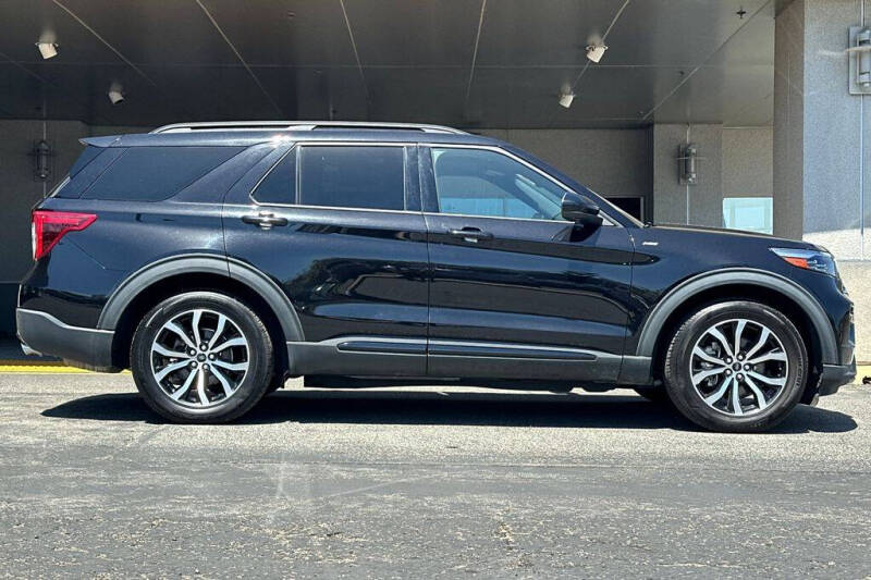 2022 Ford Explorer ST-Line