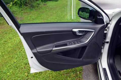 2018 Volvo V60 Cross Country T5 Premier