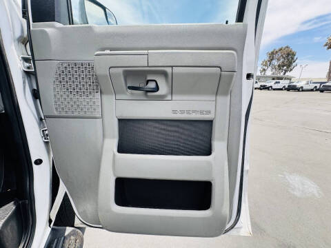 2013 Ford E-Series E-350 SD XL