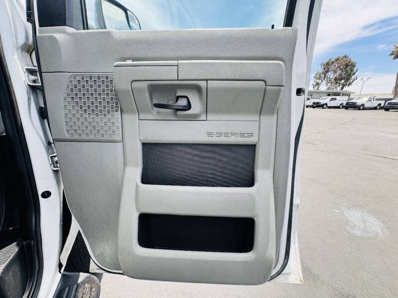 2013 Ford E-Series E-350 SD XL