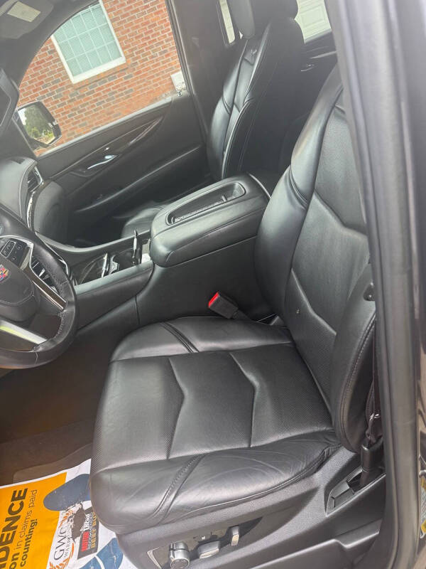 2017 Cadillac Escalade Platinum