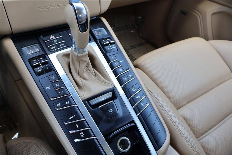 2016 Porsche Macan Turbo