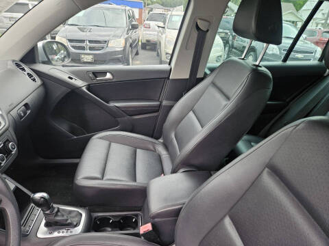2012 Volkswagen Tiguan LE