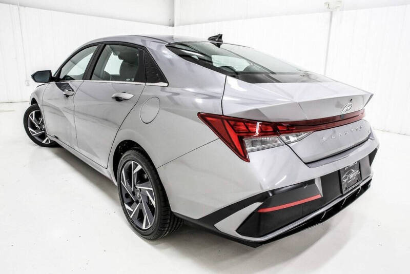 2025 Hyundai Elantra Hybrid Limited