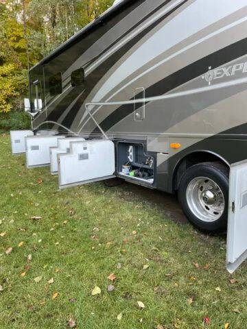 2014 Freightliner XCM Chassis
