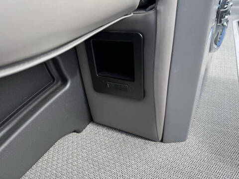 2023 Avalon Catalina 2585 QL