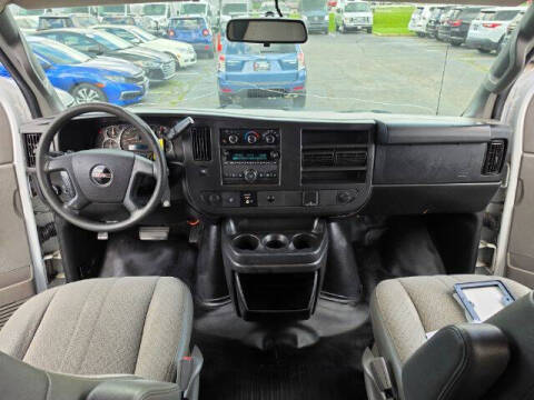 2017 GMC Savana 2500