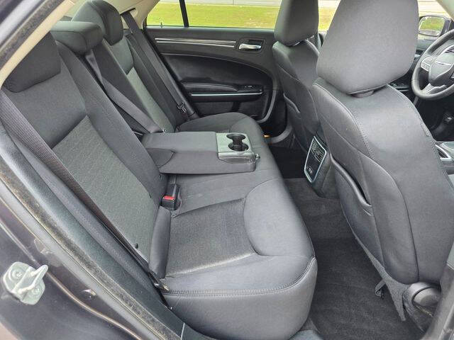 2022 Chrysler 300 Touring