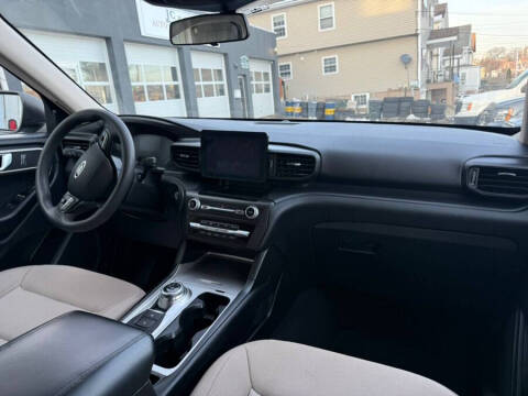 2020 Ford Explorer