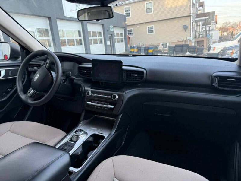 2020 Ford Explorer