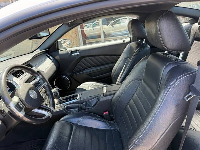 2011 Ford Mustang V6
