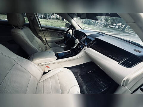 2018 Ford Taurus Limited