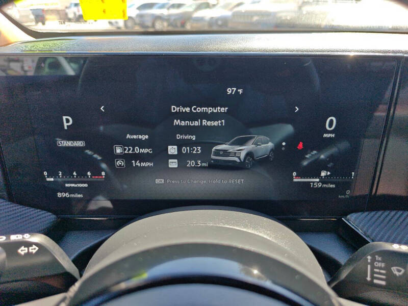 2025 Nissan Kicks SR