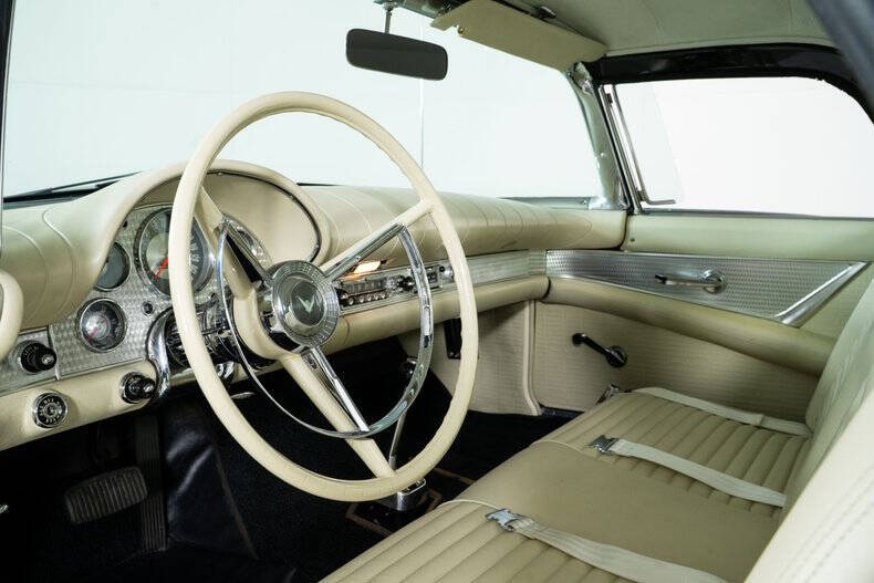 1957 Ford Thunderbird