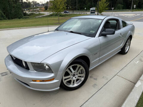 2005 Ford Mustang GT Deluxe