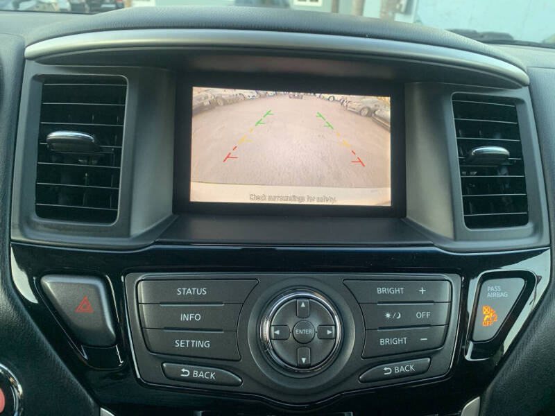 2014 Nissan Pathfinder SV