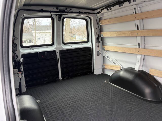 2024 GMC Savana 2500