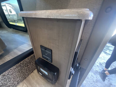 2021 Thor Motor Coach Hurricane