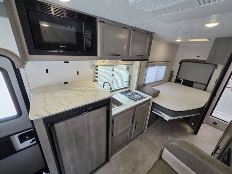 2021 Coachmen RV Cross Trek