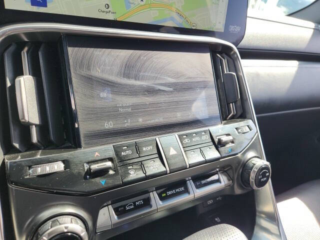 2023 Lexus LX 600 F SPORT Handling