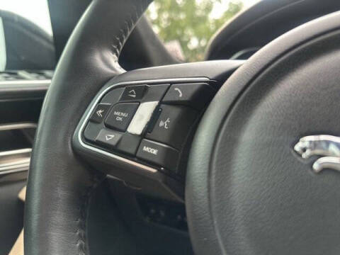 2019 Jaguar F-PACE 25t Premium