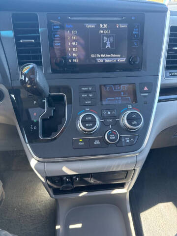 2016 Toyota Sienna