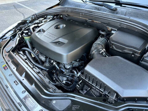 2016 Volvo XC60 T6 Drive-E Platinum