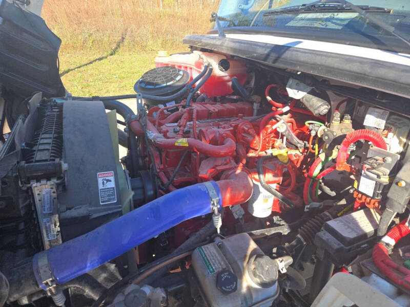 2022 Freightliner M2 106