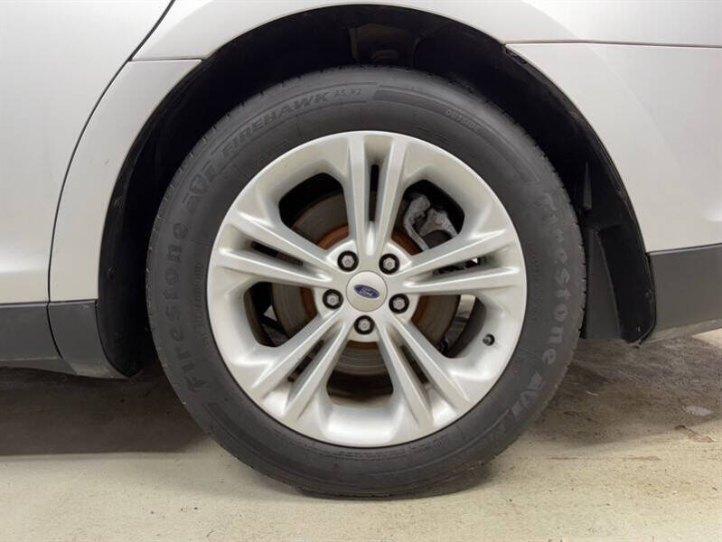 2016 Ford Taurus SE