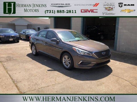 2017 Hyundai Sonata for sale at CAR MART in Union City TN