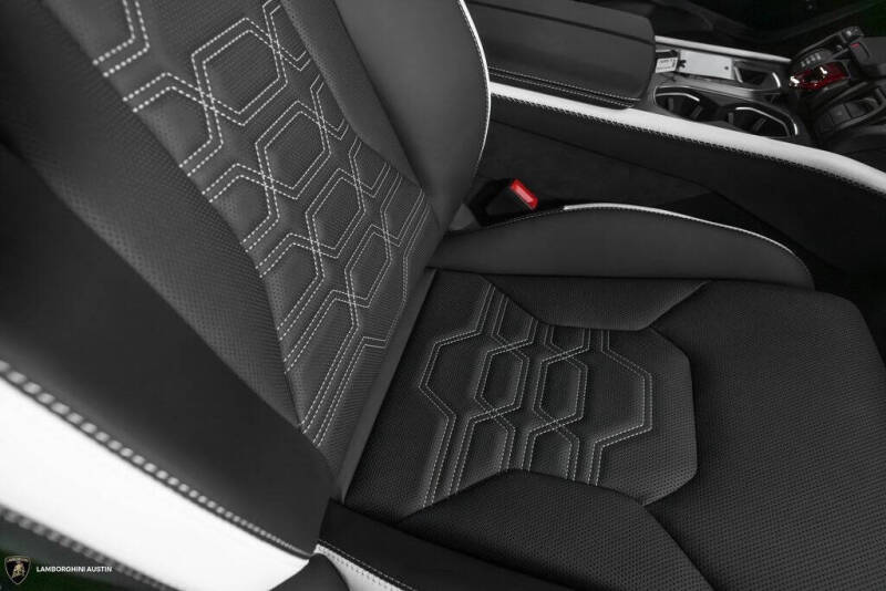 2025 Lamborghini Urus SE