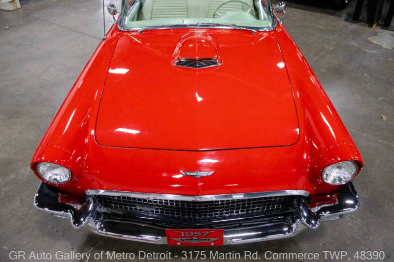 1957 Ford Thunderbird