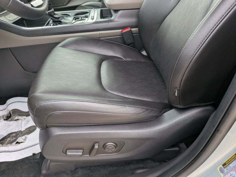 2025 Kia Carnival SX