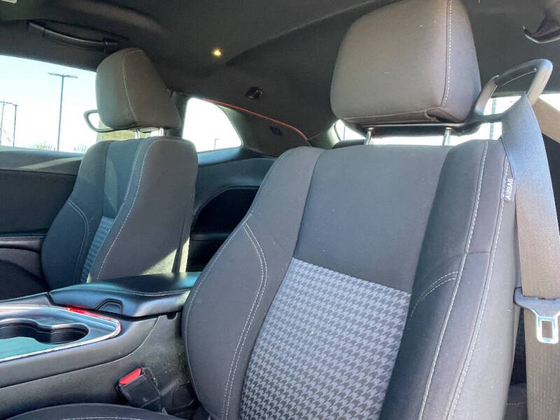 2021 Dodge Challenger SXT