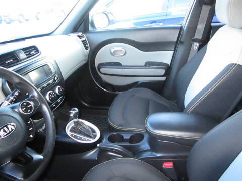 2016 Kia Soul +