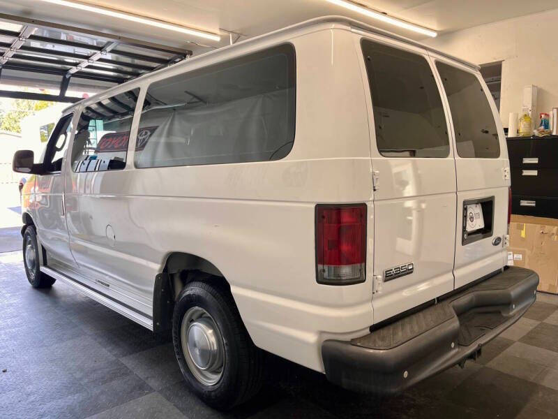 2006 Ford E-Series E-350 SD XLT
