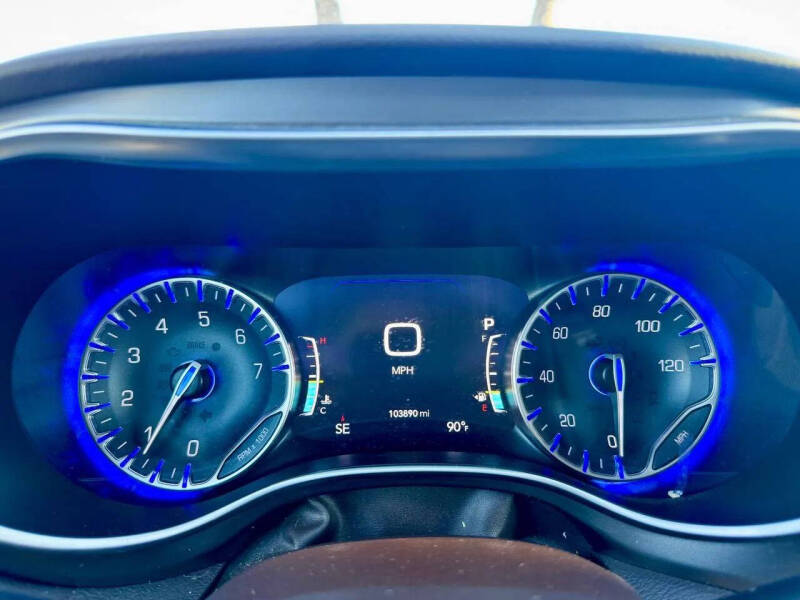 2017 Chrysler Pacifica Touring-L Plus