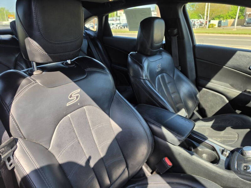 2016 Chrysler 200 S