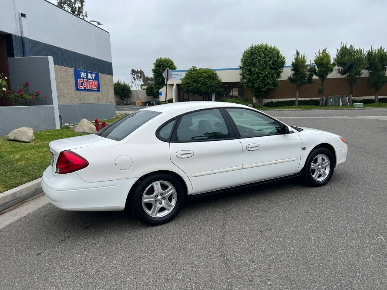 2001 Ford Taurus for sale at ZRV AUTO INC in Brea, CA