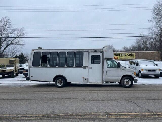 2001 Ford E-Series for sale at ROCK MOTORCARS LLC in Boston Heights OH