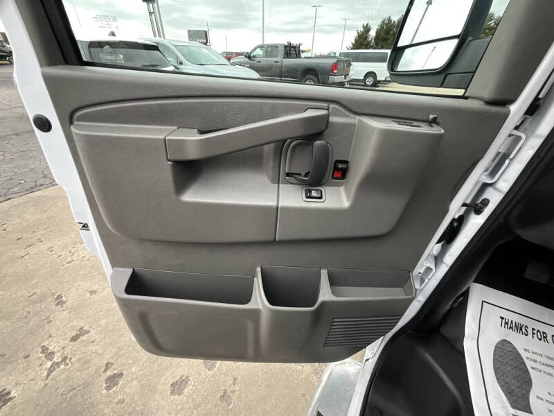 2024 Chevrolet Express 2500