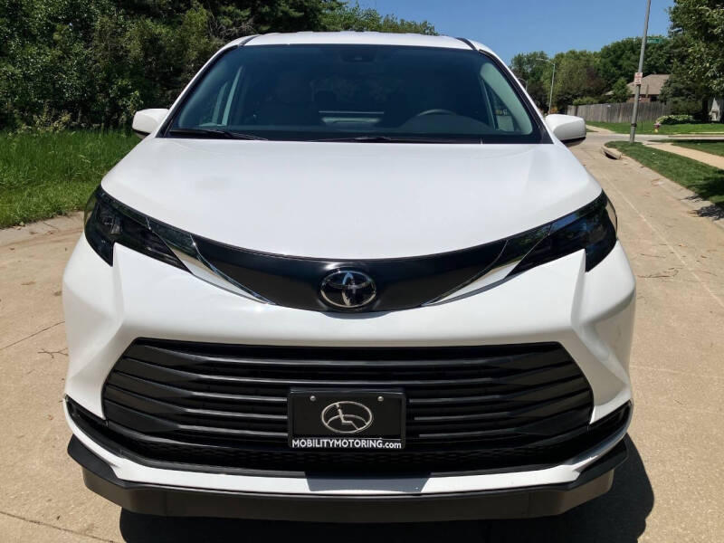 2026 Toyota Sienna LE 8-Passenger
