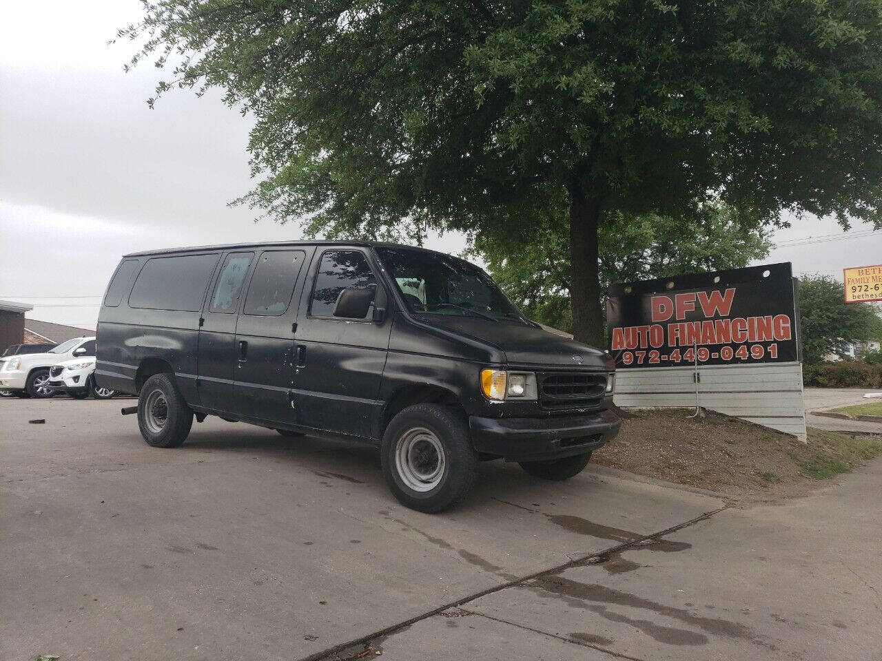Black 2000 Ford E-350 XLT SD 3dr XLT SD Extended Passenger Van 2