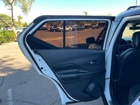 2020 Nissan Kicks SR