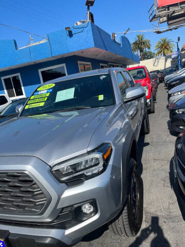 2020 Toyota Tacoma for sale at LA PLAYITA AUTO SALES INC in South Gate CA