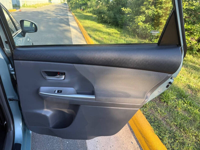 2014 Toyota Prius v Three